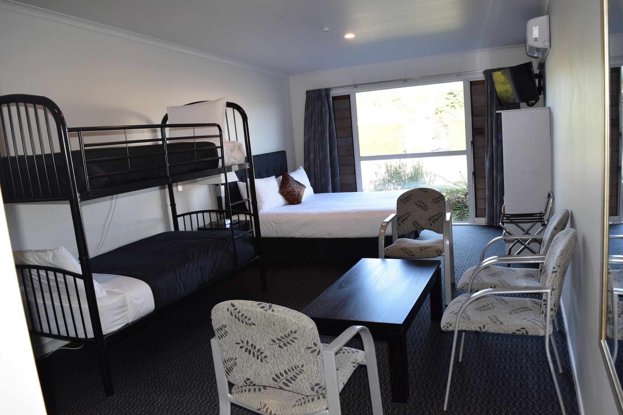 Motel Silver Fern