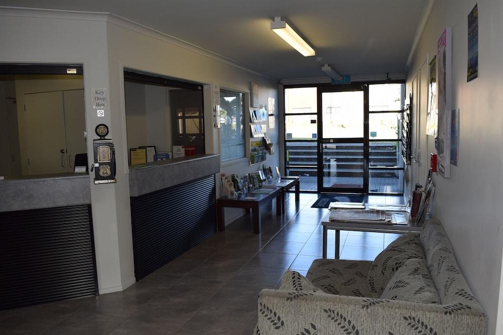 Motel Silver Fern